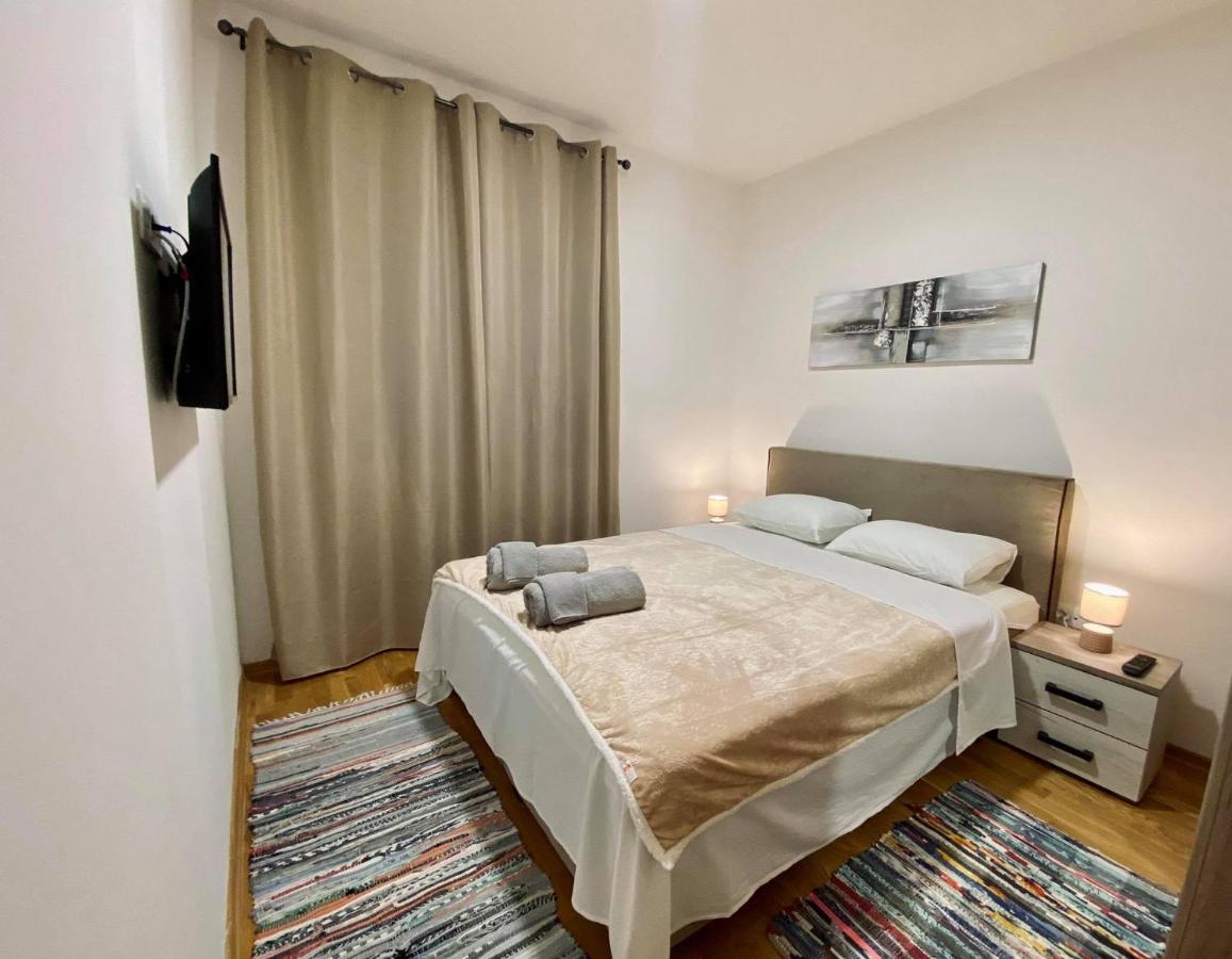 Newtown Apartment Nikšić Buitenkant foto