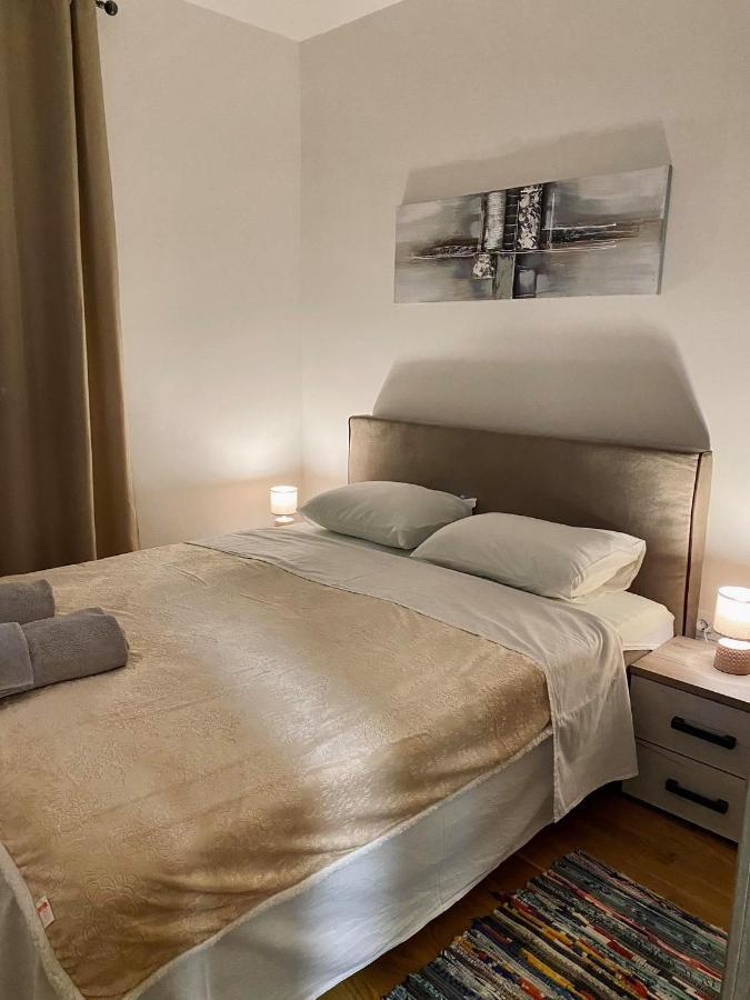 Newtown Apartment Nikšić Buitenkant foto