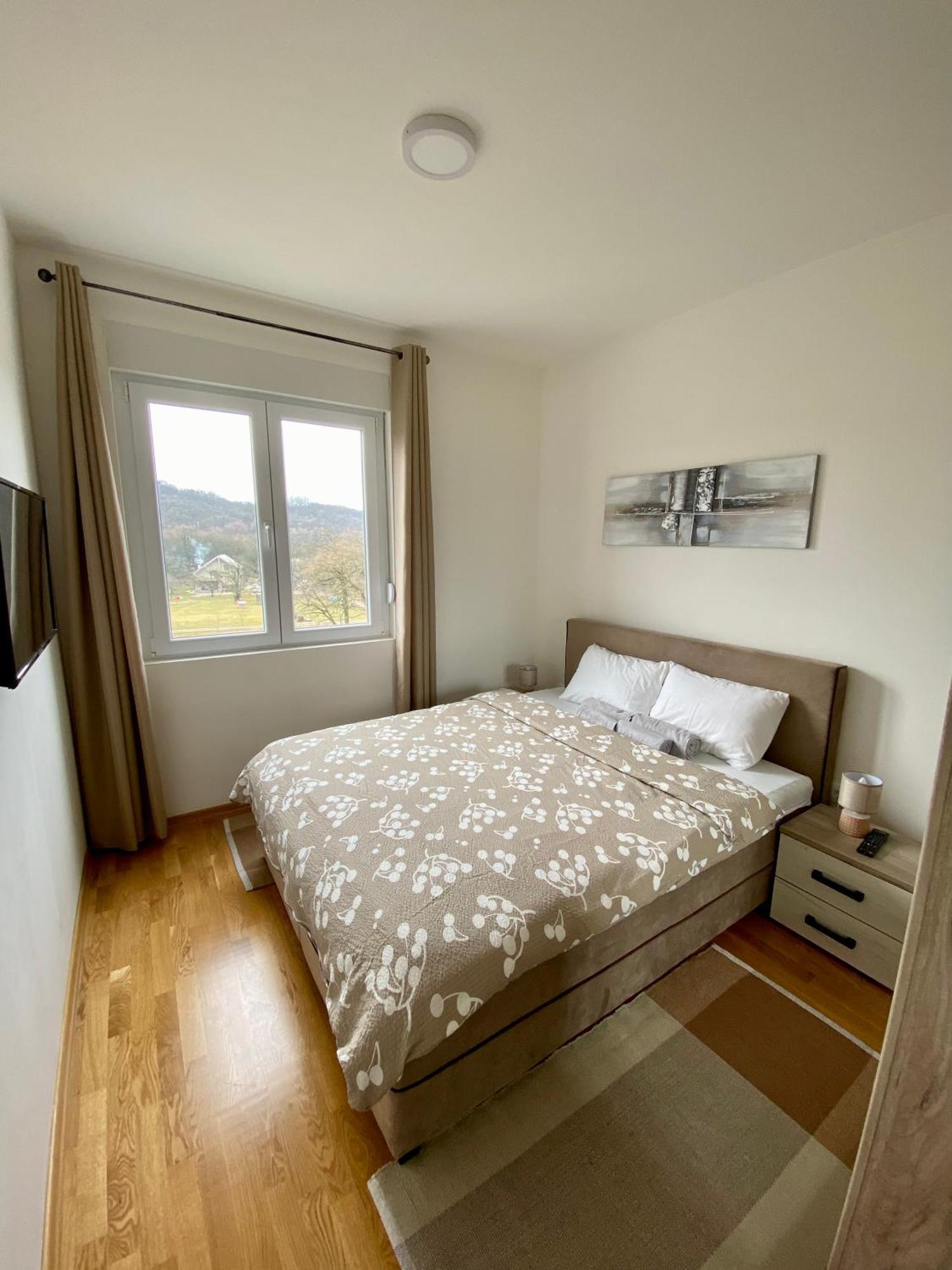 Newtown Apartment Nikšić Buitenkant foto